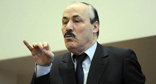 Рамазан Абдулатипов. Фото http://www.dagestanpost.ru/novosti/world/28946-ramazan-abdulatipov-provel-zasedanie-komissii-po-koordinacii-raboty-po-protivodejstviyu-korrupcii-v-respublike-dagestan
