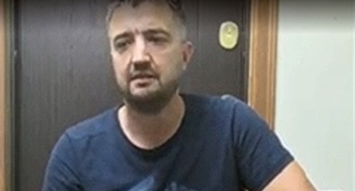 Роман Шевченко. Кадр видео REN TV https://ren.tv/news/v-rossii/733609-volgogradskii-deputat-obiasnil-skandal-na-pole-zashchitoi-urozhaia