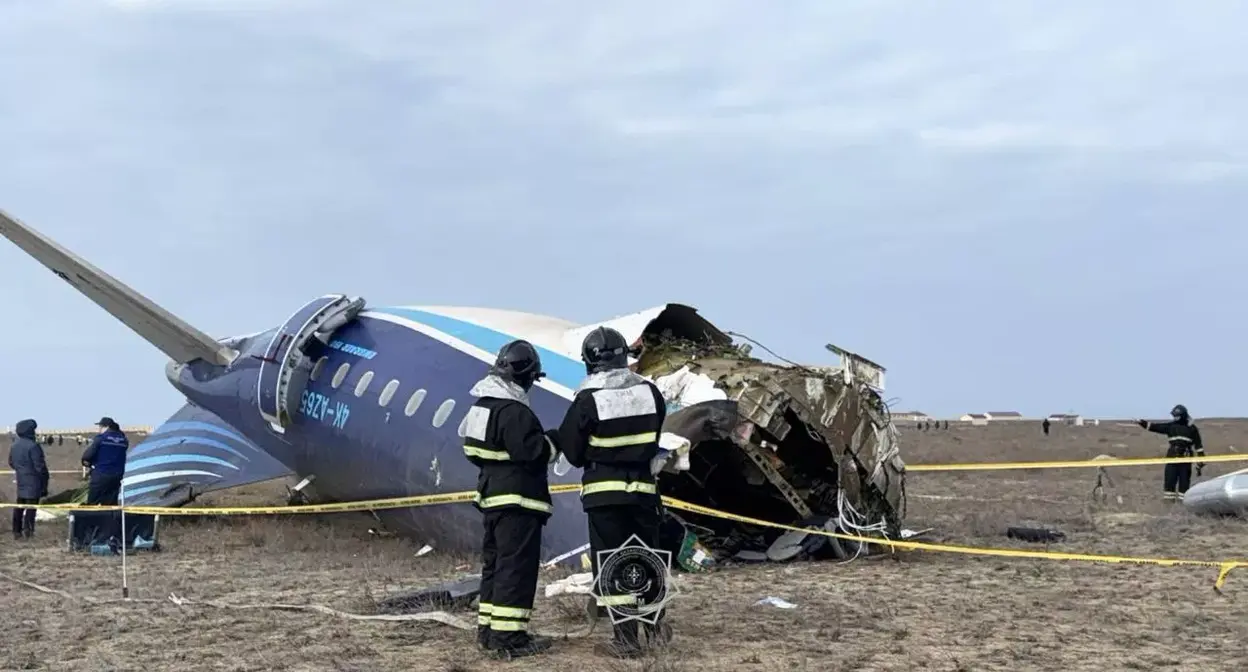 Крушение самолета AZAL. Фото: МЧС Республики Казахстан