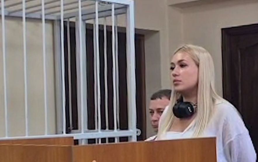 Карина Ошуркова в суде. Скриншот фото из Telegram-канала пресс-службы судов Краснодарского края от 4 августа, https://t.me/opskuban/1264