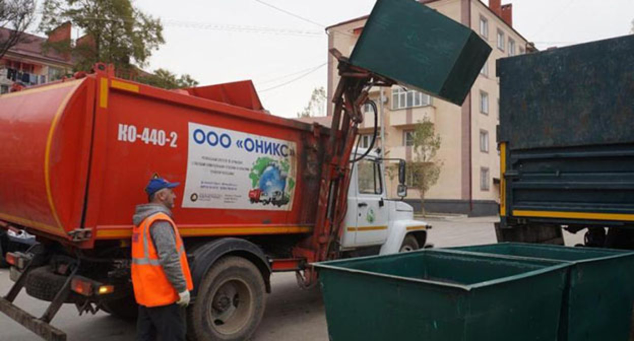 Вывоз мусора в Грозном. Фото: Грозный-Информ https://www.grozny-inform.ru/