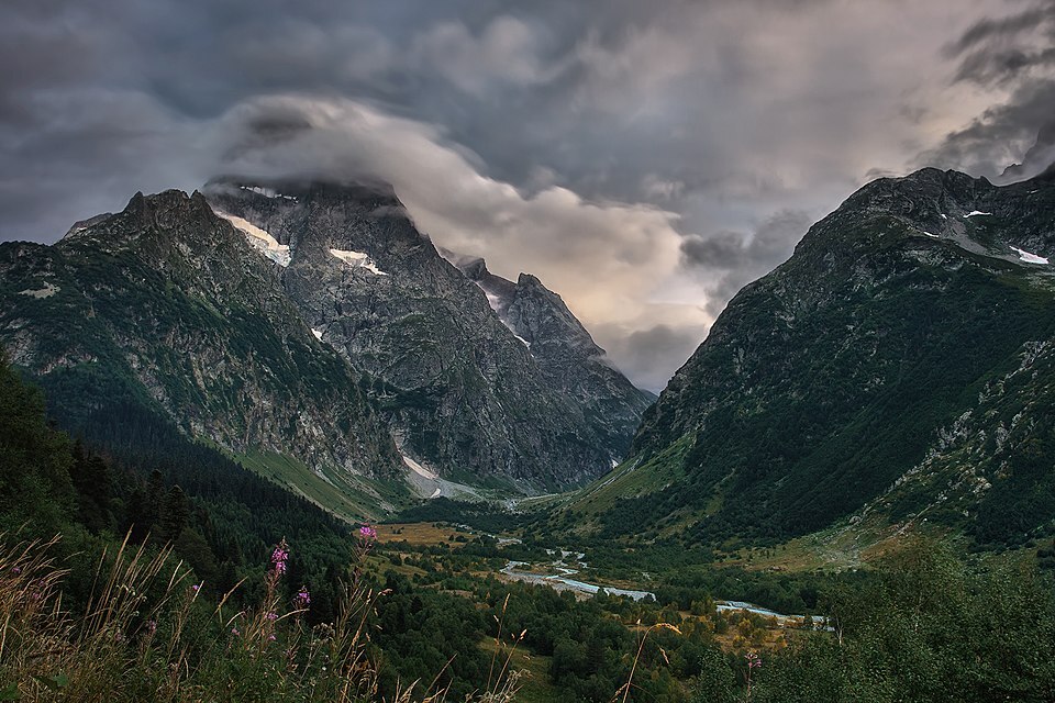 Тебердинский национальный парк. Фото: Drevotochets (Малафеева Елена) https://ru.wikipedia.org/
