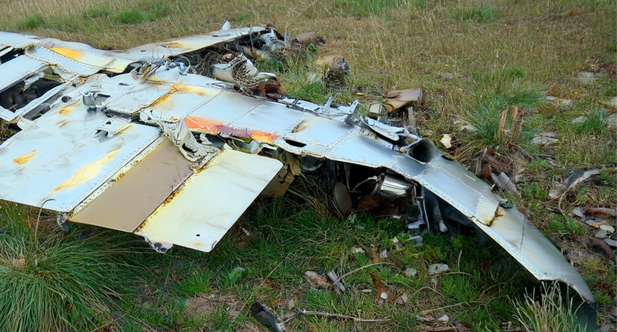 Обломки БПЛА. Иллюстрация создана «Кавказским узлом» с помощью ИИ в программе Copilot