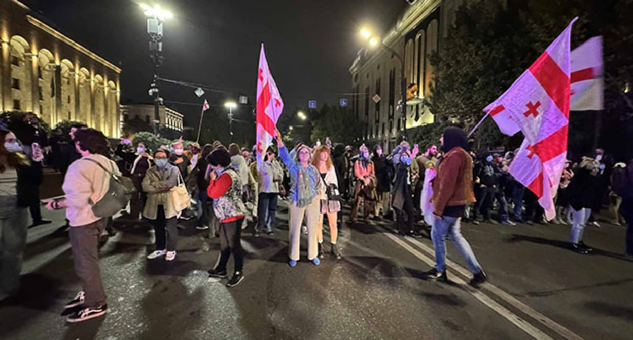 Акция протеста в Тбилиси. Октябрь 2025 г. Фото: Publika https://t.me/Tbilisi_life/42673